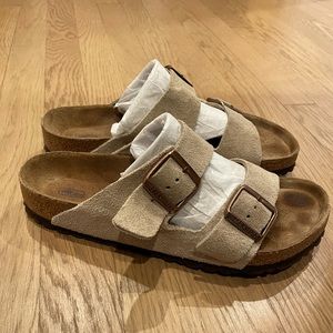 Birkenstock Arizona soft footbed sandals, barley worn! Unisex.